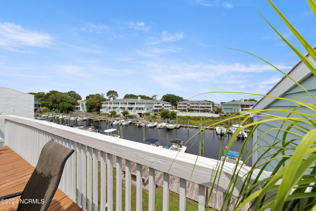 202 Lewis Dr Carolina Beach, NC 28428