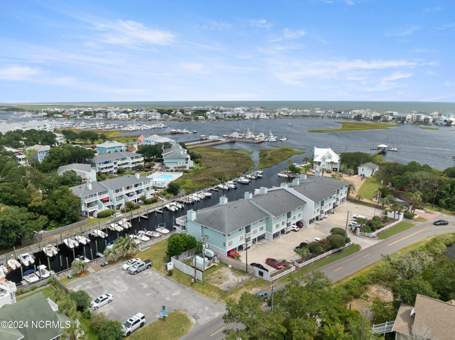 202 Lewis Dr Carolina Beach, NC 28428