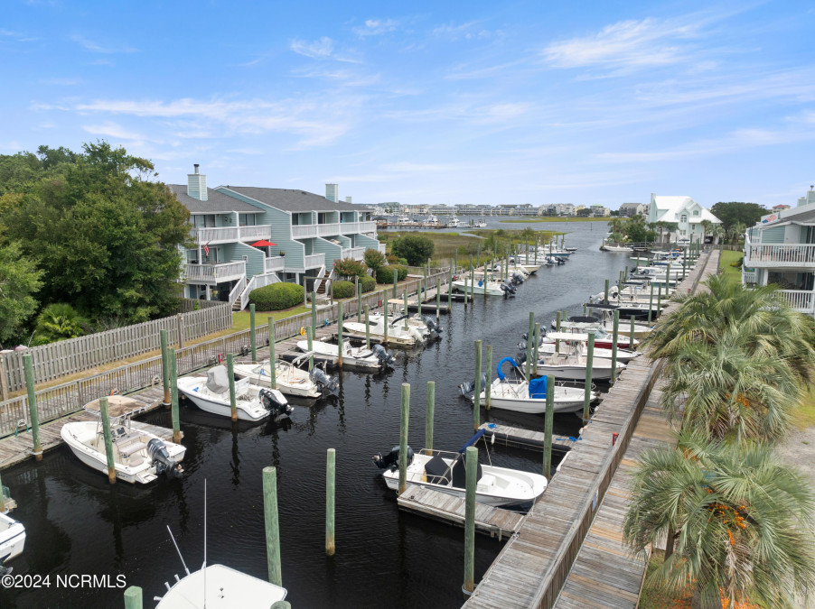 202 Lewis Dr Carolina Beach, NC 28428