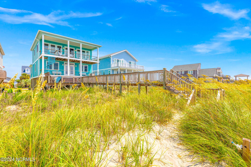 5403 Beach Dr Oak Island, NC 28465