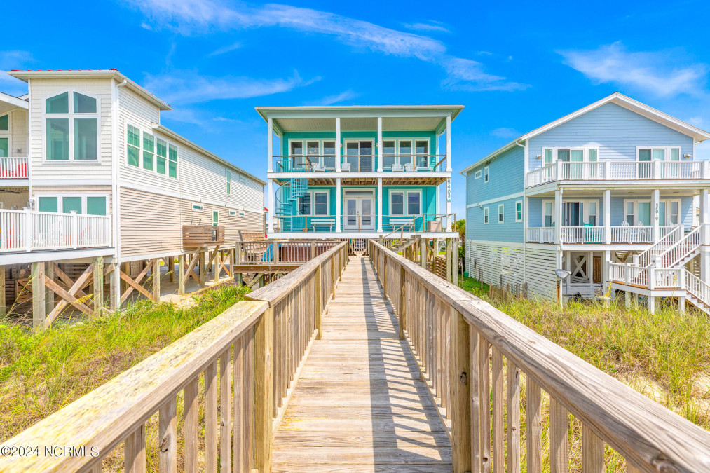 5403 Beach Dr Oak Island, NC 28465