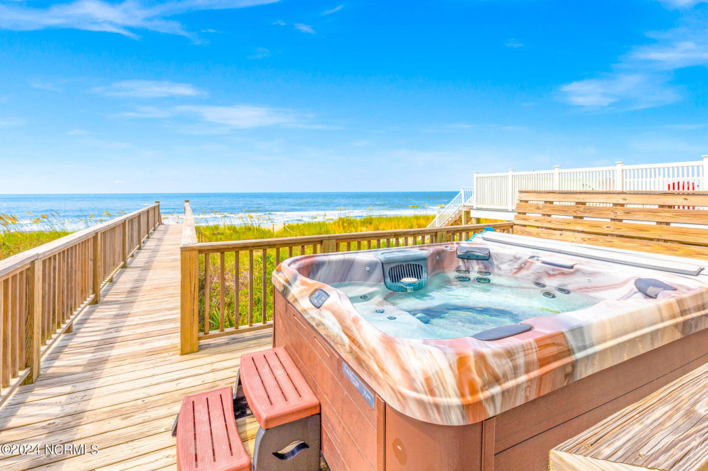 5403 Beach Dr Oak Island, NC 28465