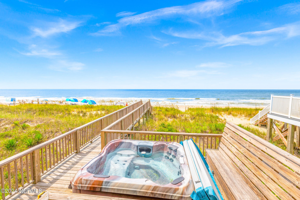 5403 Beach Dr Oak Island, NC 28465