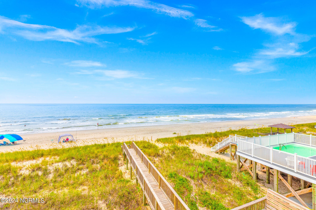 5403 Beach Dr Oak Island, NC 28465