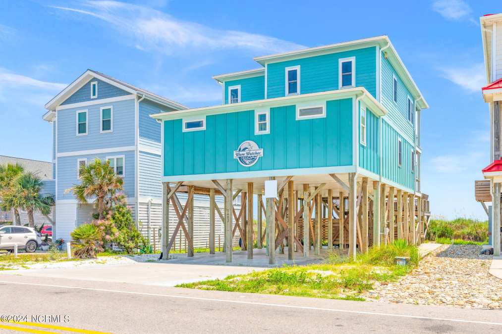 5403 Beach Dr Oak Island, NC 28465