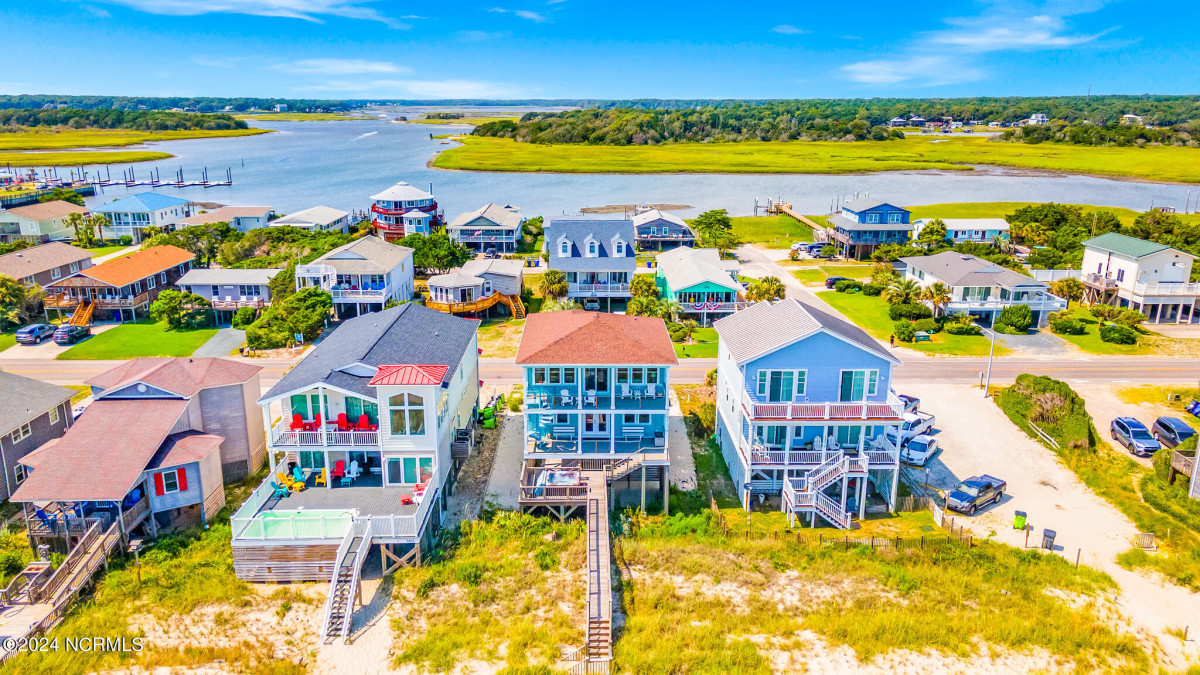 5403 Beach Dr Oak Island, NC 28465