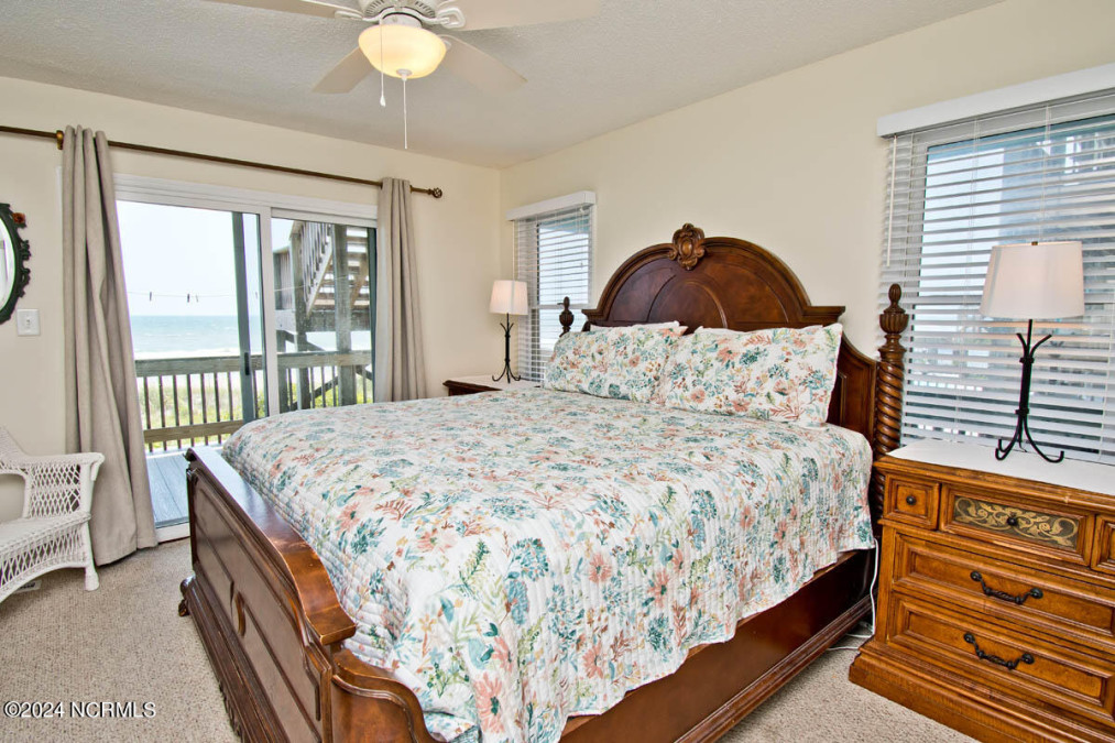 3705 Ocean Dr Emerald Isle, NC 28594