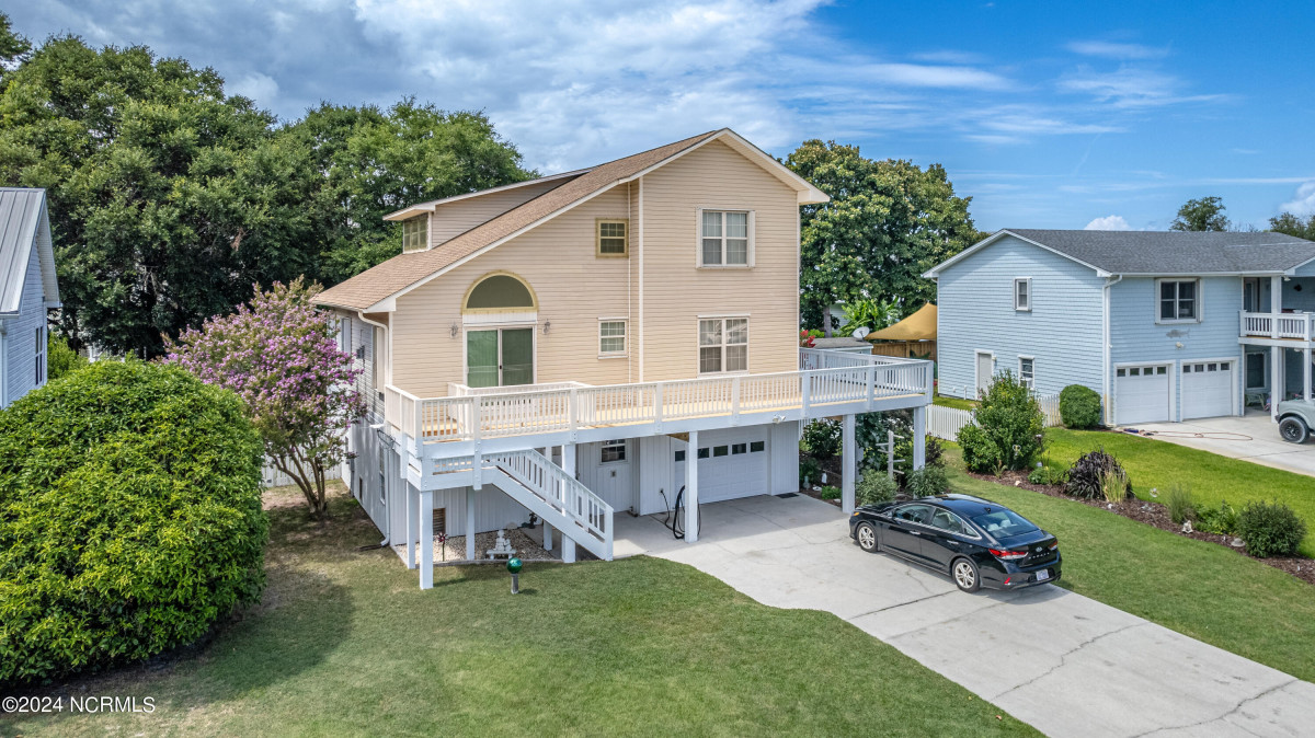 214 Peninsula Dr Carolina Beach, NC 28428