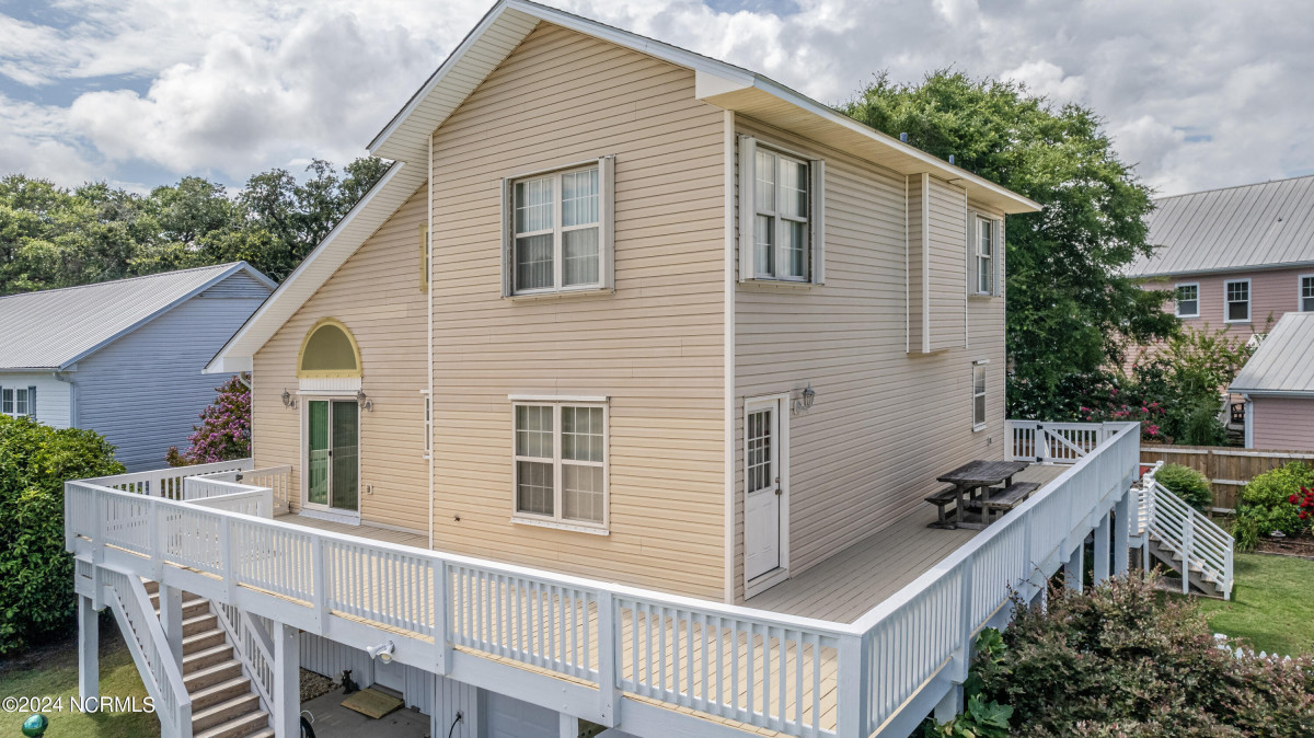 214 Peninsula Dr Carolina Beach, NC 28428