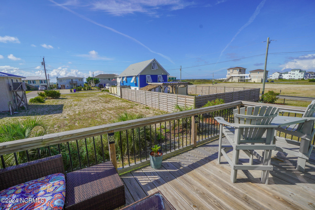 2660 Island Dr North Topsail Beach, NC 28460