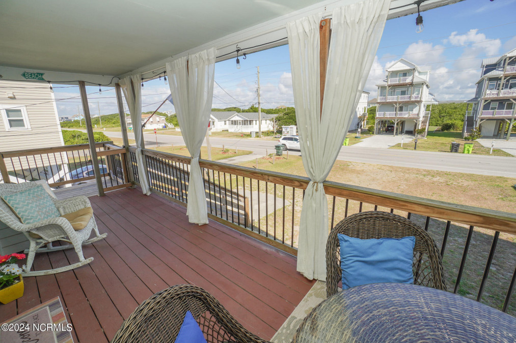 2660 Island Dr North Topsail Beach, NC 28460