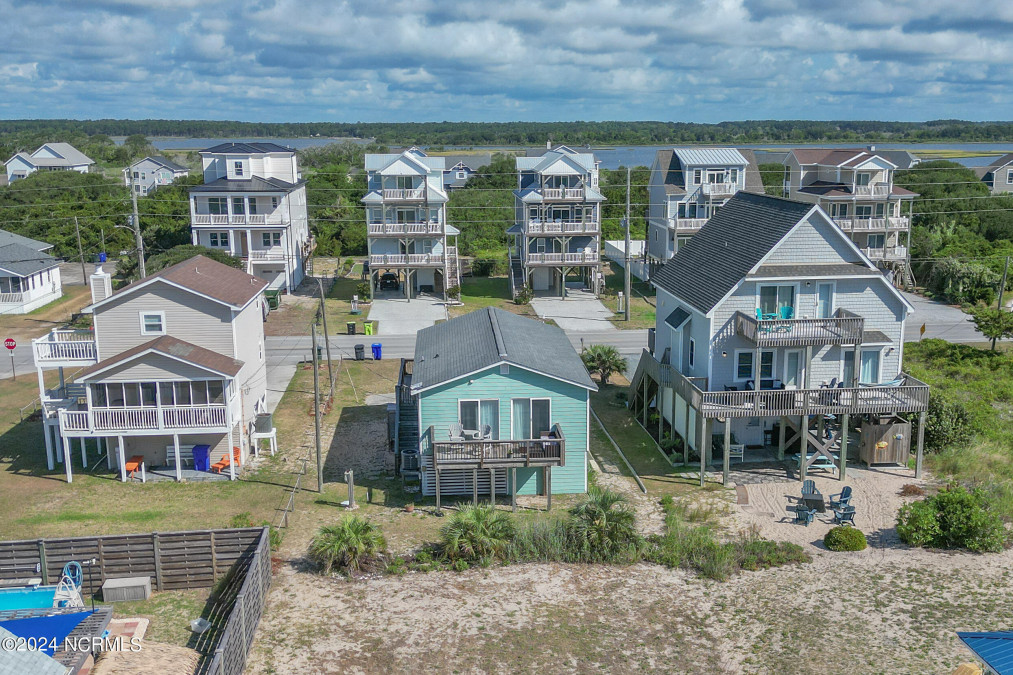 2660 Island Dr North Topsail Beach, NC 28460