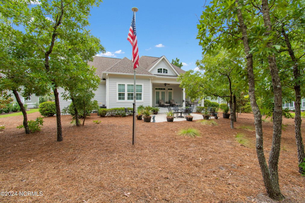 2719 Shady Pine Cir Southport, NC 28461