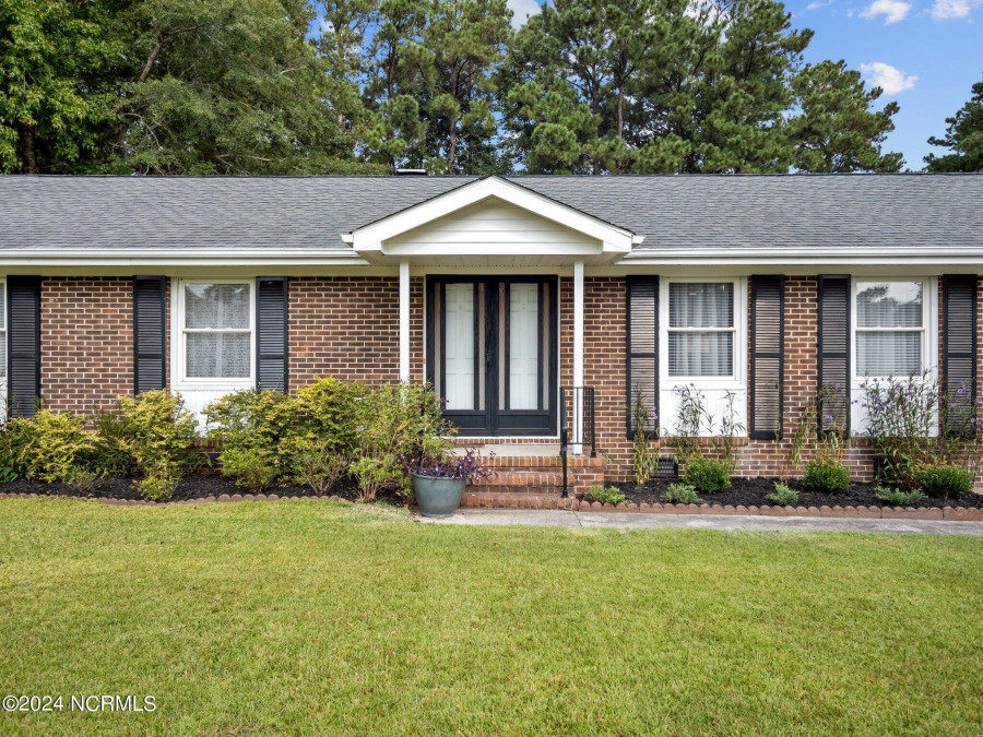 413 University Dr Jacksonville, NC 28546