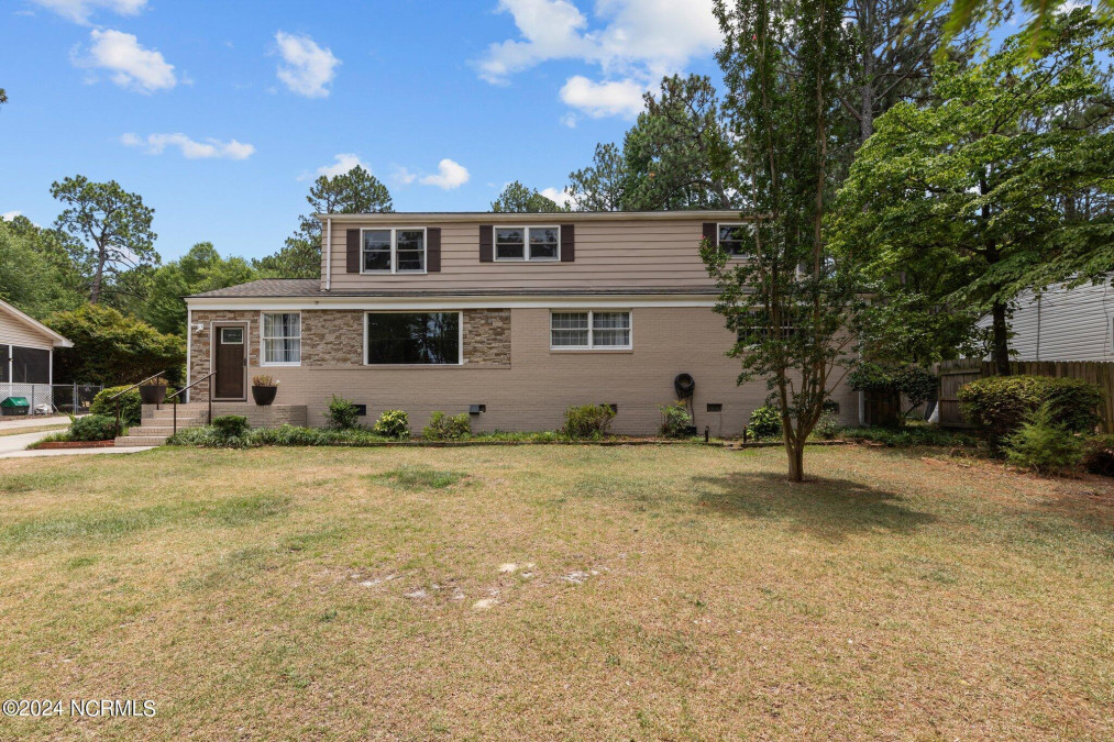 825 Saylor St Southern Pines, NC 28387