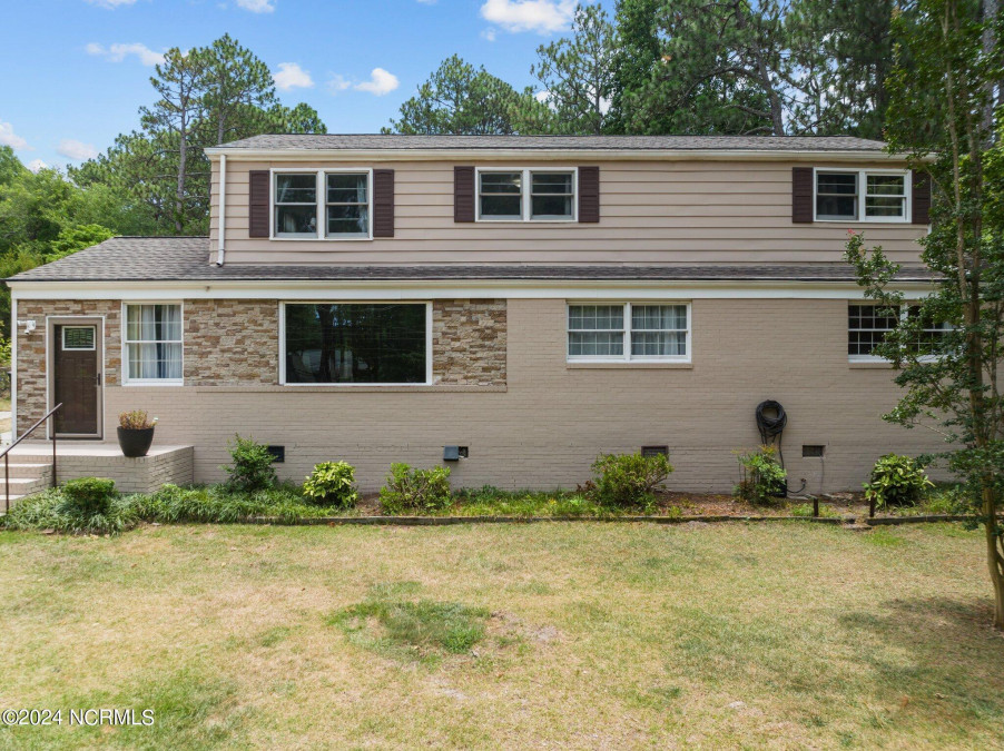 825 Saylor St Southern Pines, NC 28387