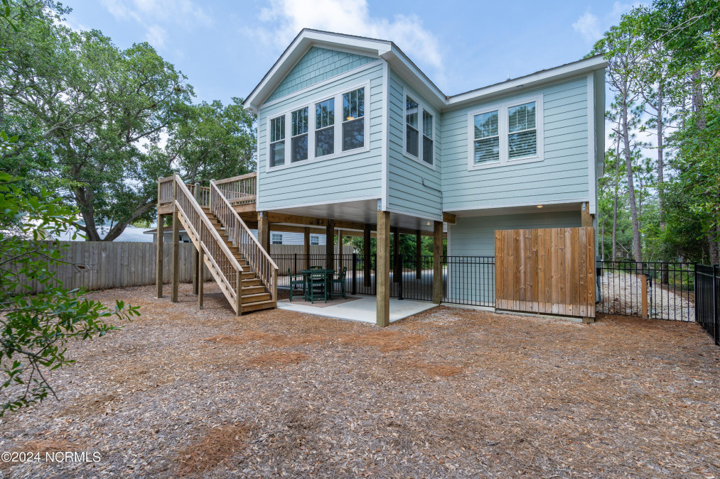 160 6th St Oak Island, NC 28465