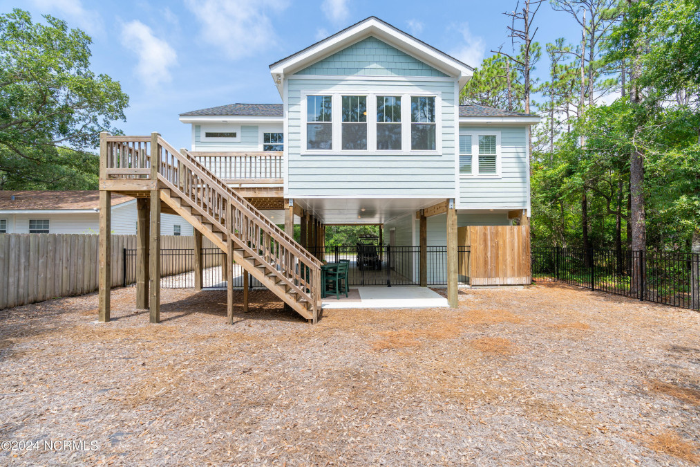 160 6th St Oak Island, NC 28465