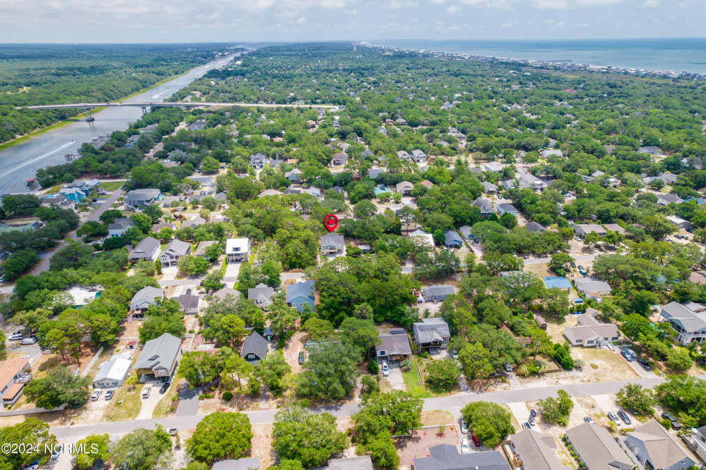 160 6th St Oak Island, NC 28465