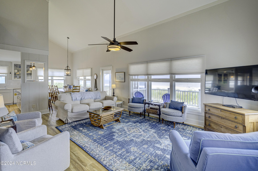 309 Beach Dr Oak Island, NC 28465