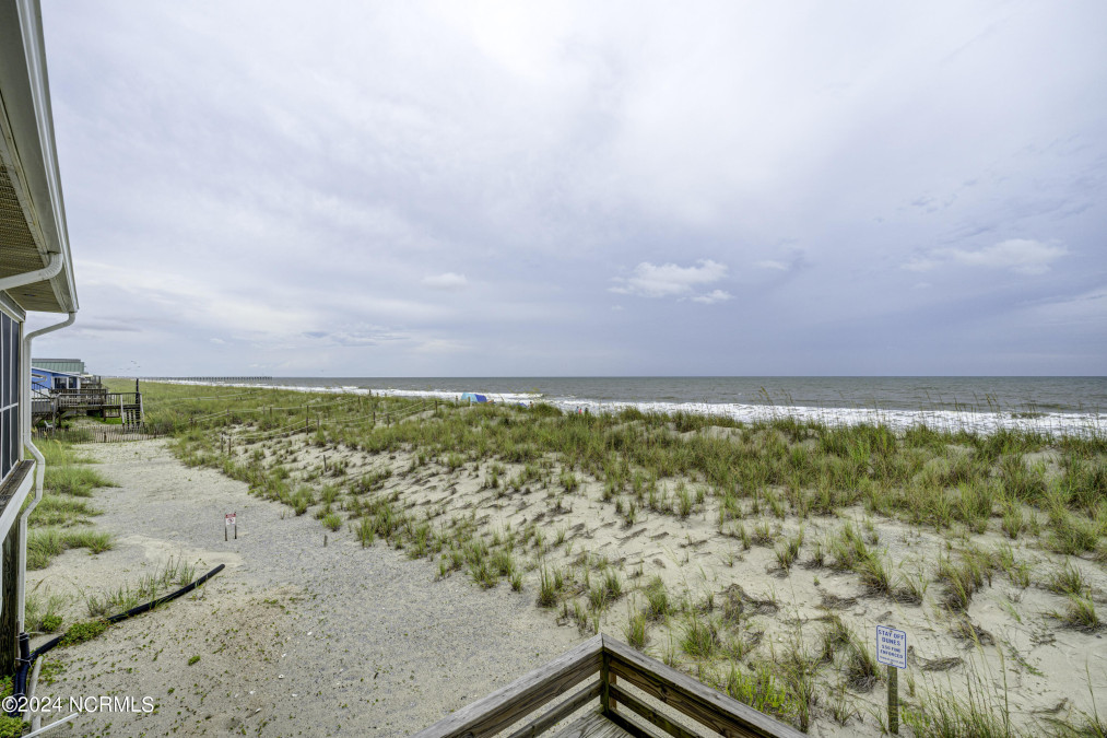 309 Beach Dr Oak Island, NC 28465