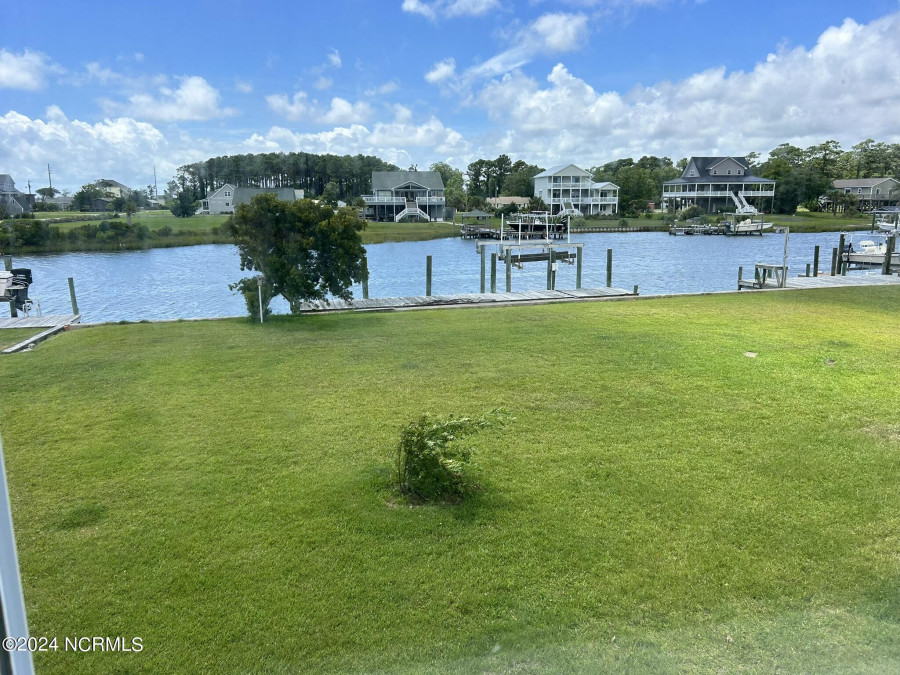 216 Straits Dr Beaufort, NC 28516