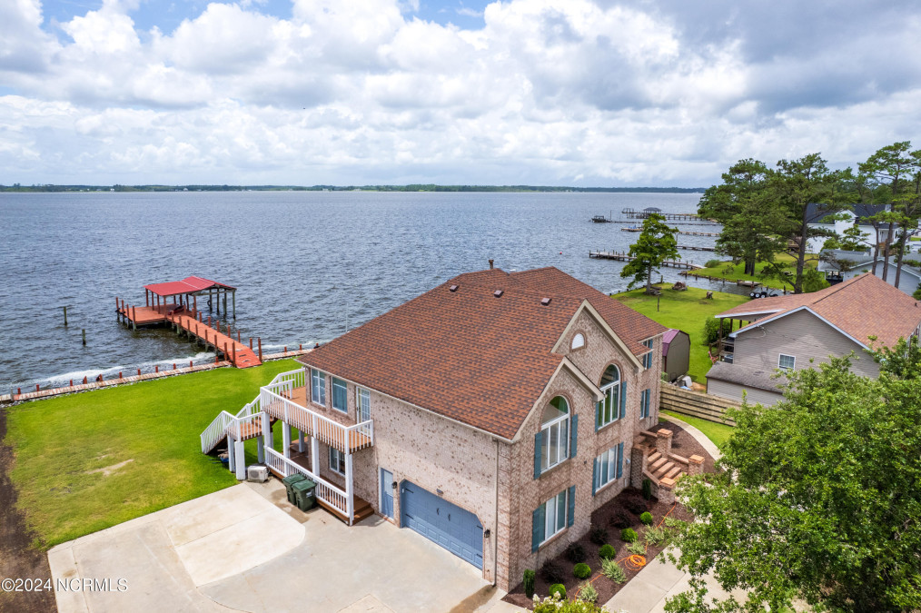 802 Bells Island Rd Currituck, NC 27929