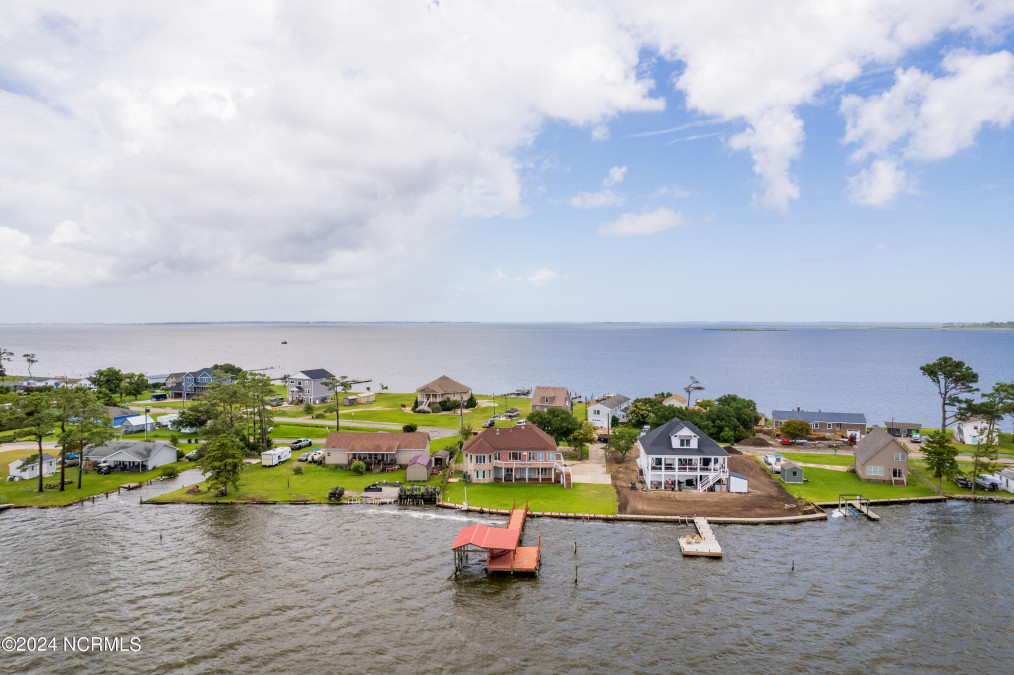 802 Bells Island Rd Currituck, NC 27929