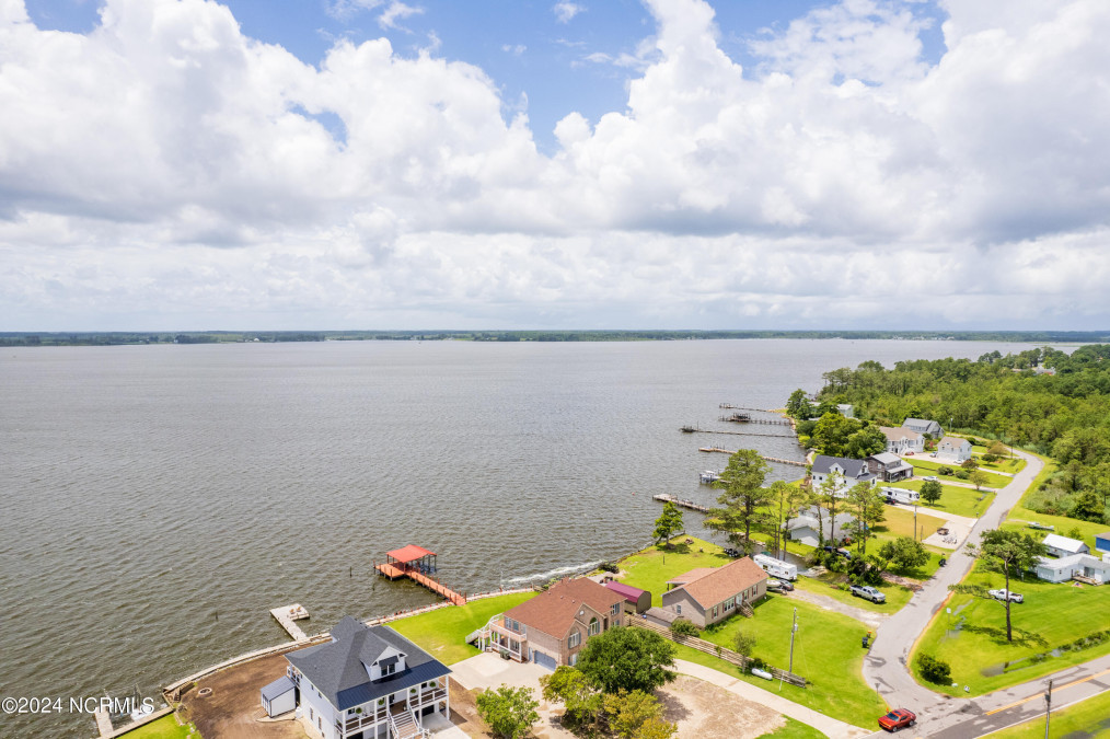 802 Bells Island Rd Currituck, NC 27929