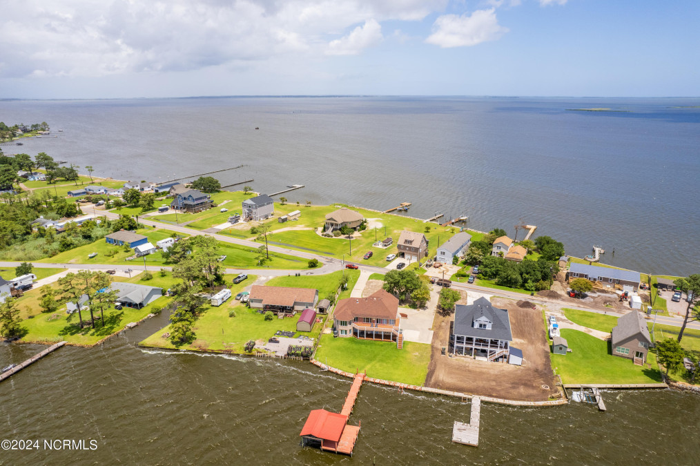 802 Bells Island Rd Currituck, NC 27929