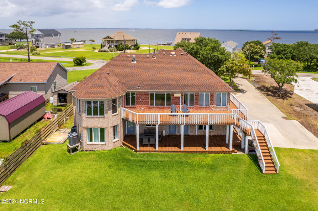 802 Bells Island Rd Currituck, NC 27929