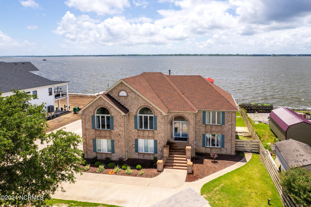 802 Bells Island Rd Currituck, NC 27929