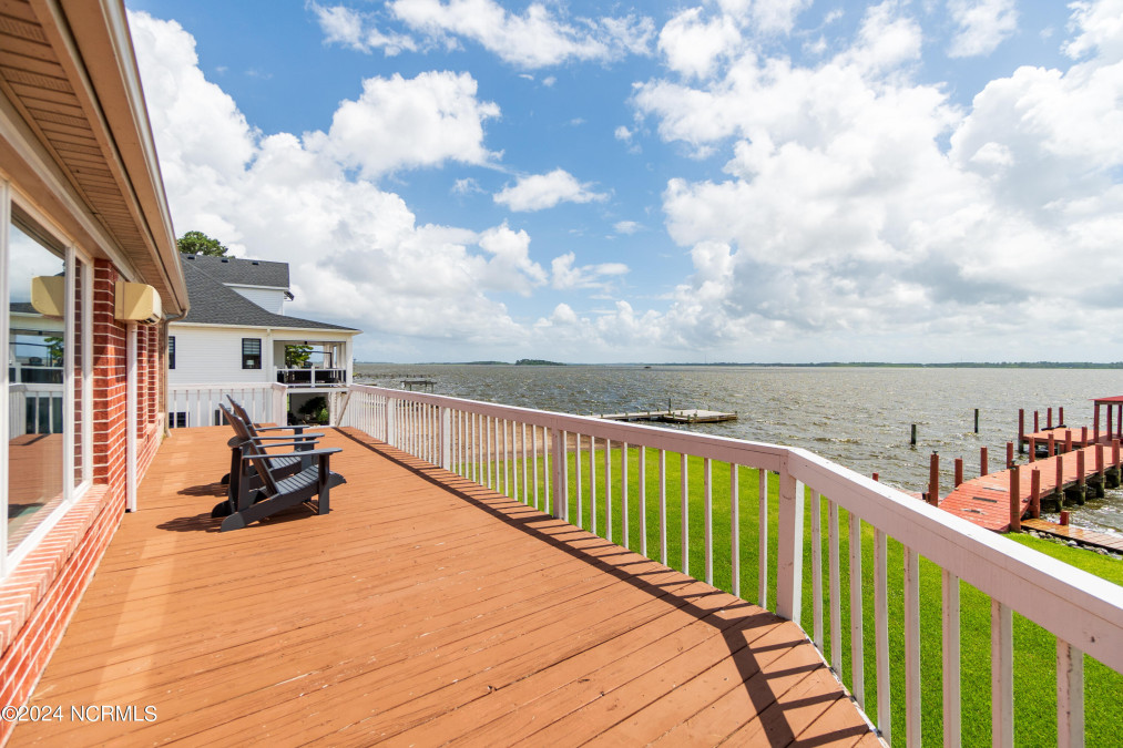 802 Bells Island Rd Currituck, NC 27929