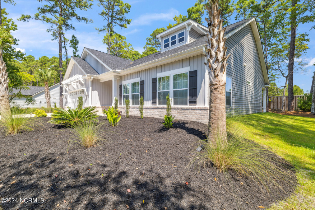 67 Pinewood Dr Carolina Shores, NC 28467