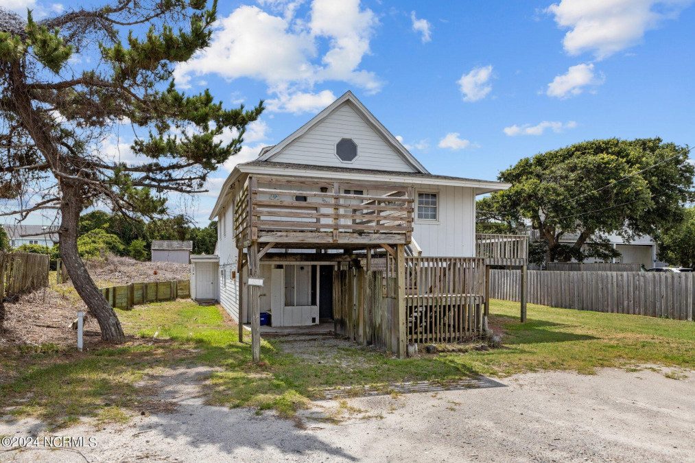 104 Freeman Ln Atlantic Beach, NC 28512