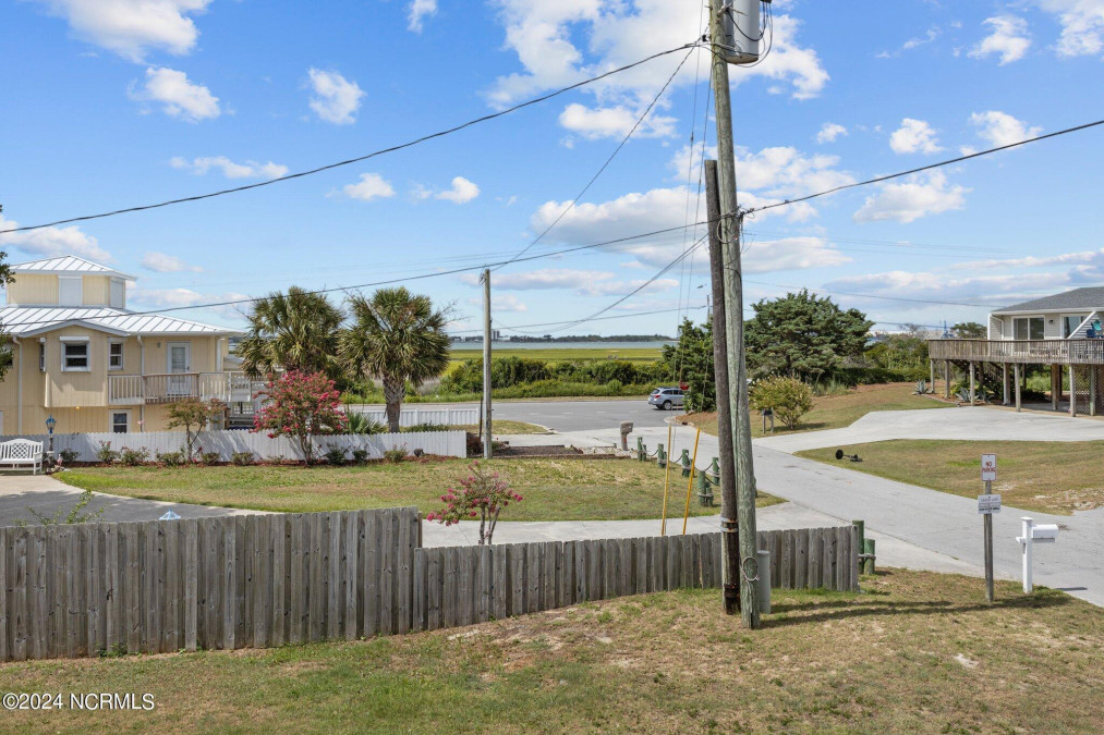 104 Freeman Ln Atlantic Beach, NC 28512