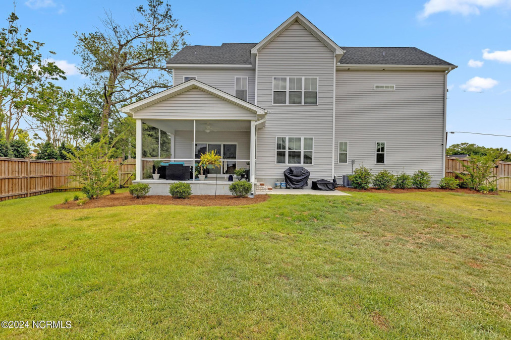 2201 Sloop Point Rd Hampstead, NC 28443