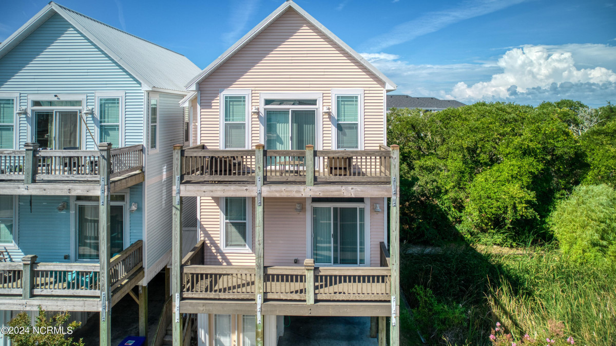 204 D Mandalay Ct Surf City, NC 28445