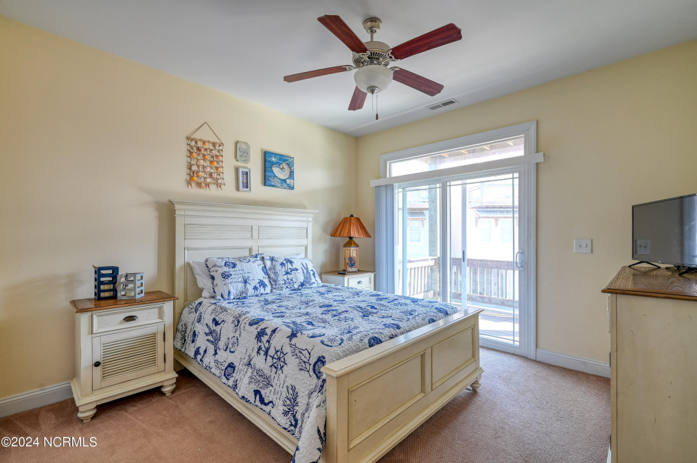 204 D Mandalay Ct Surf City, NC 28445