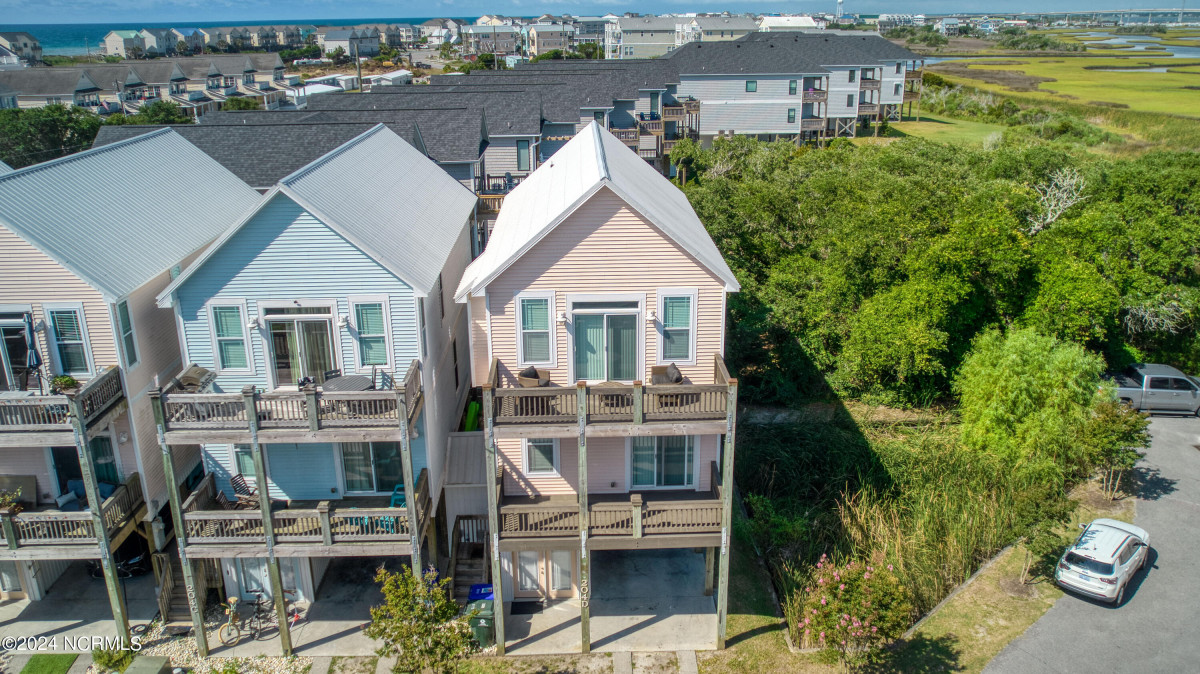 204 D Mandalay Ct Surf City, NC 28445