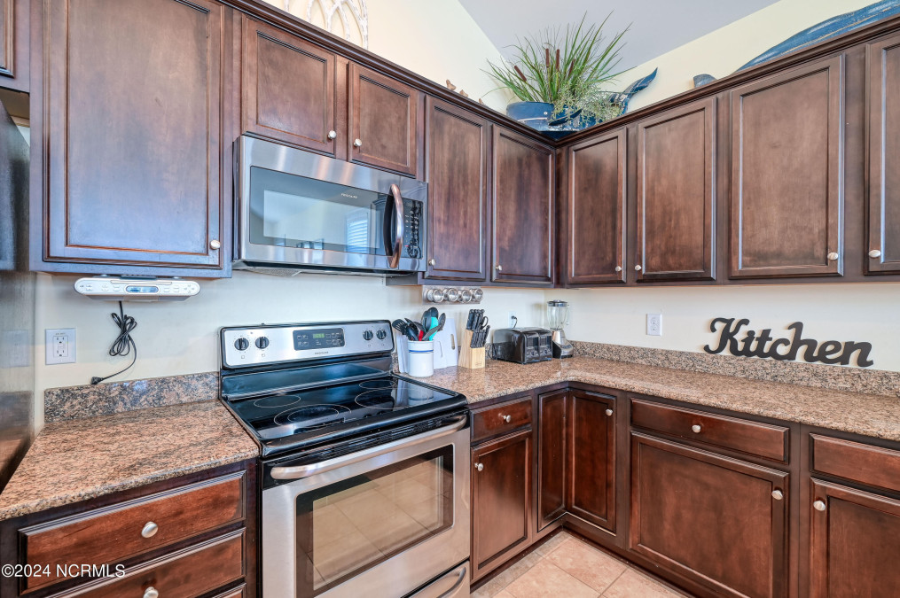 204 D Mandalay Ct Surf City, NC 28445