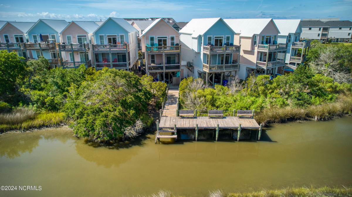 204 D Mandalay Ct Surf City, NC 28445