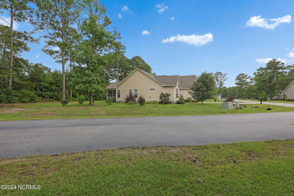 5300 Glennfield Cir Southport, NC 28461