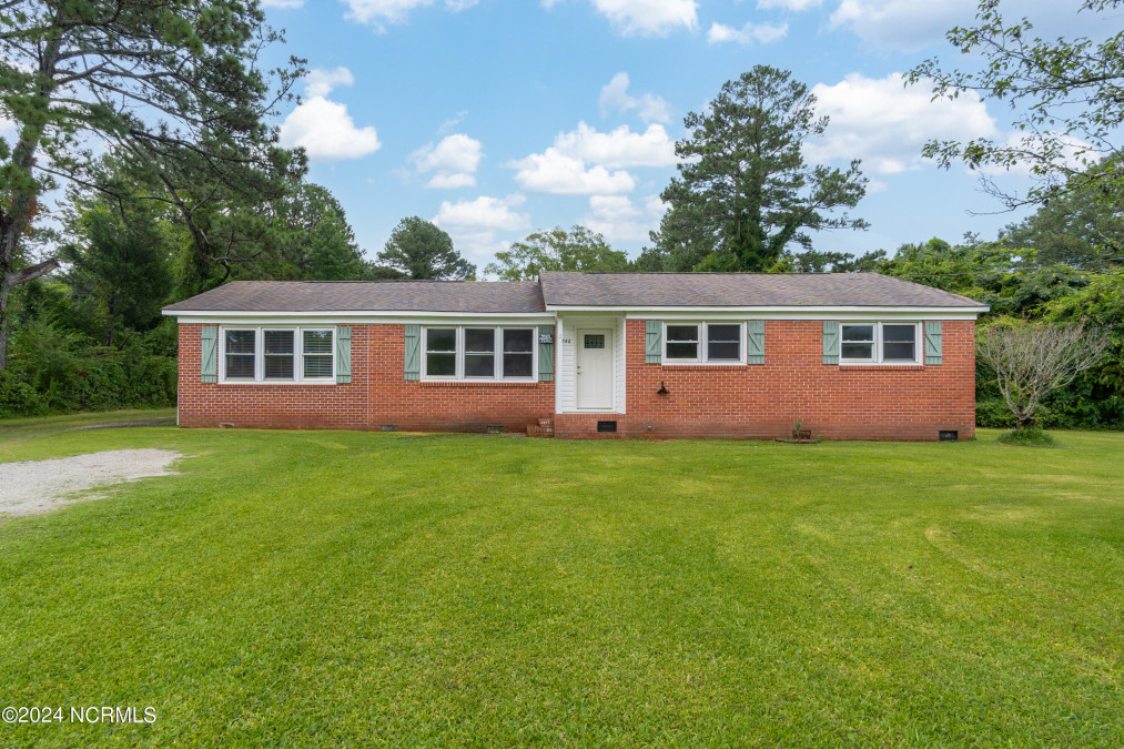 244 Old 30 Rd Jacksonville, NC 28546