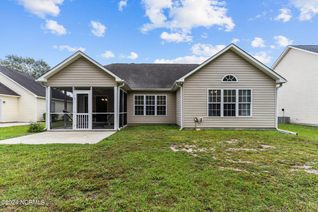 133 Azalea Dr Hampstead, NC 28443