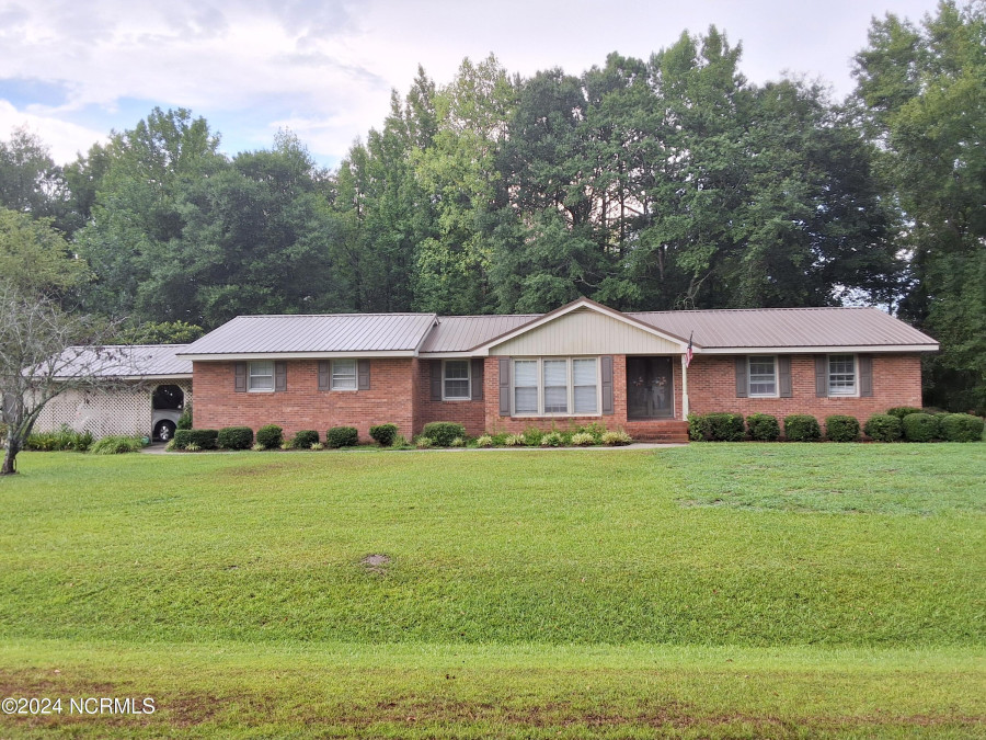 178 Pineland Woods Dr Whiteville, NC 28472