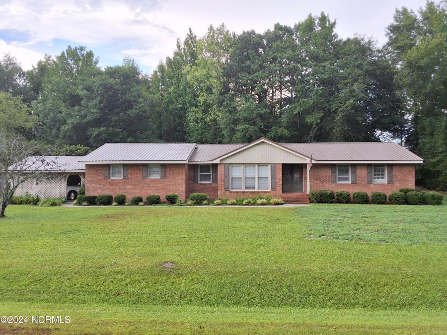 178 Pineland Woods Dr Whiteville, NC 28472