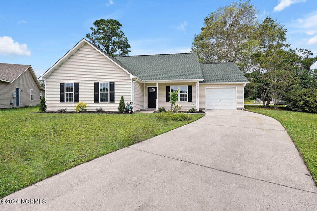 1613 Blue Tick Ct Wilmington, NC 28411