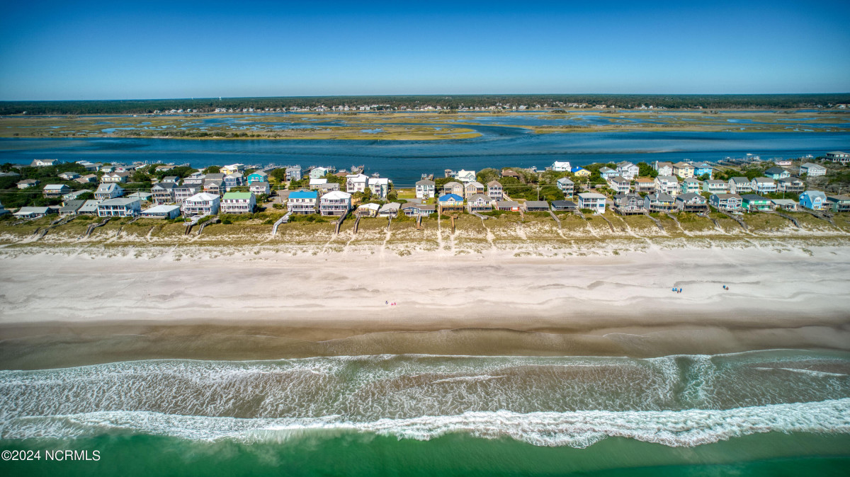 1180 Anderson Blvd Topsail Beach, NC 28445