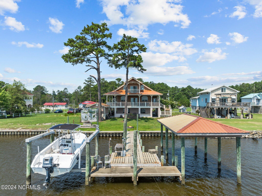 39 Beach Rd Belhaven, NC 27810